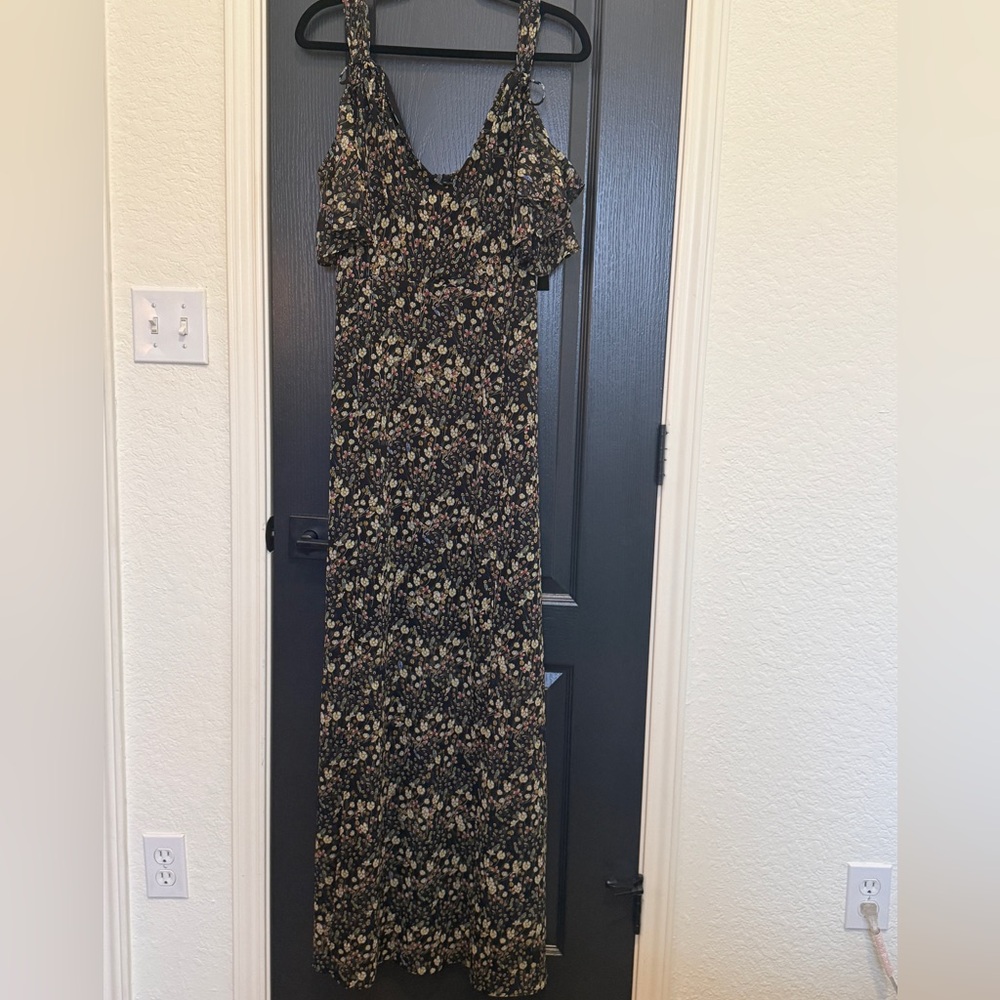 French Connection Hallie Cold Shoulder Dress | Black Floral | Size 8 | NWT - Picture 4 of 5